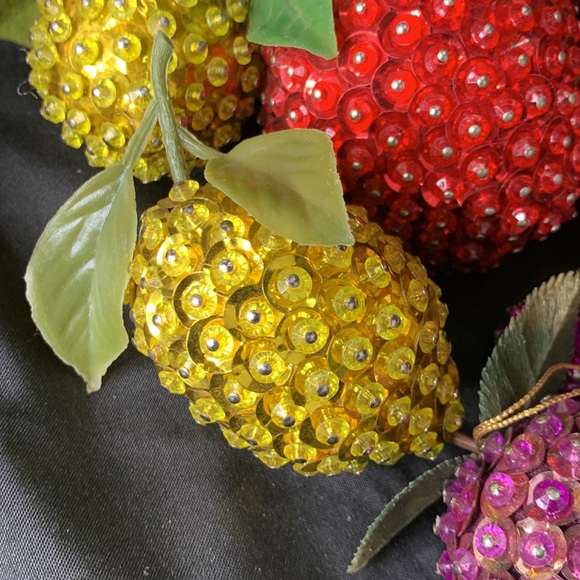 Set of 15 vintage sequin beaded pushpin fruits - Picture 6 of 11